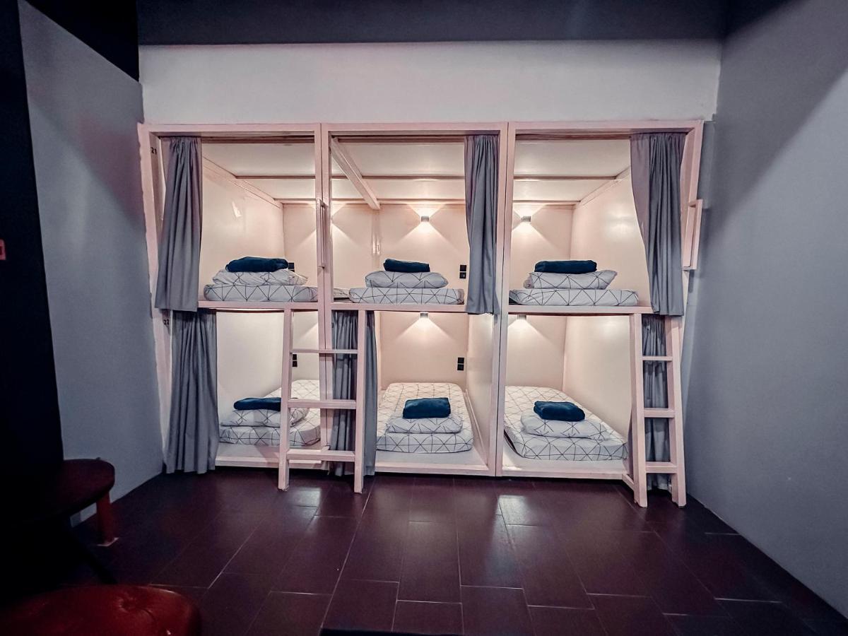 Bed Attitude Hostel Cenang Pantai Cenang  Exterior photo