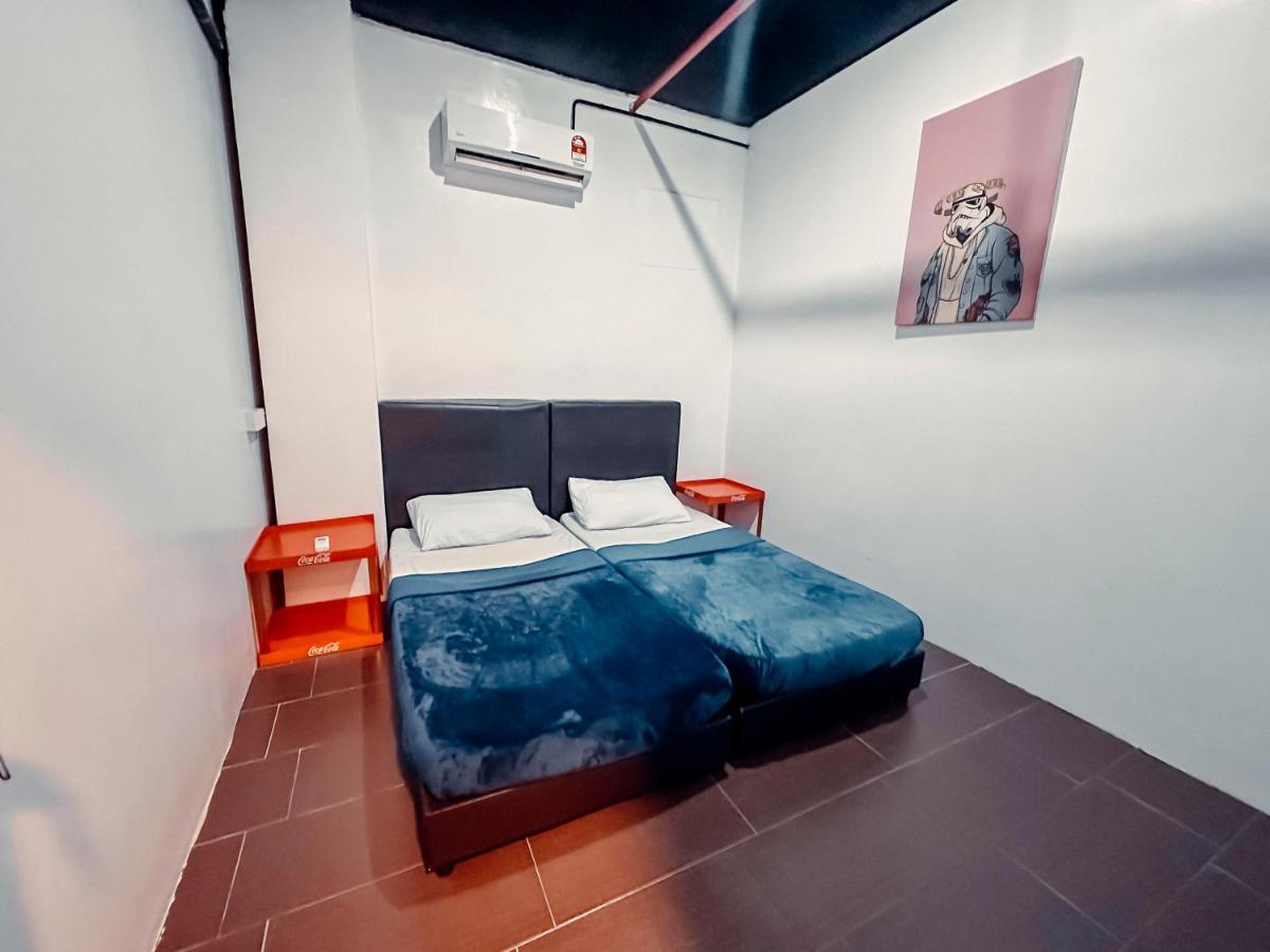 Bed Attitude Hostel Cenang Pantai Cenang  Exterior photo
